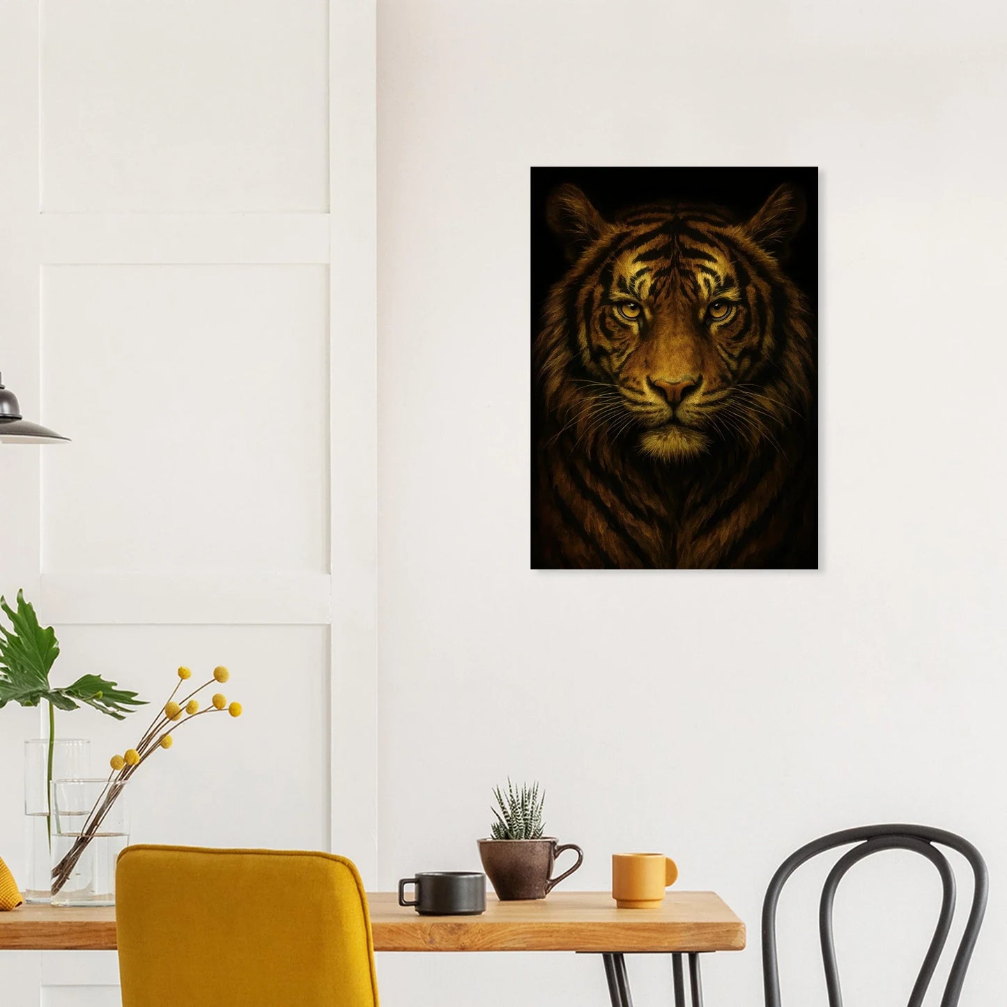 Majestic Guld Tiger Porträtt – Djur Konsttryck i Dramatisk Stil för Ditt Hem