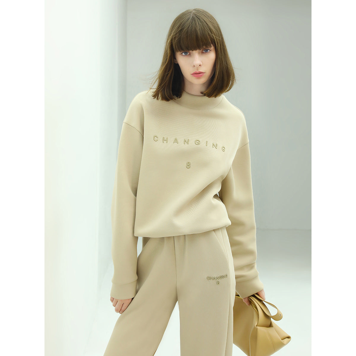 Minimalistic Long-Sleeved Sweater-4