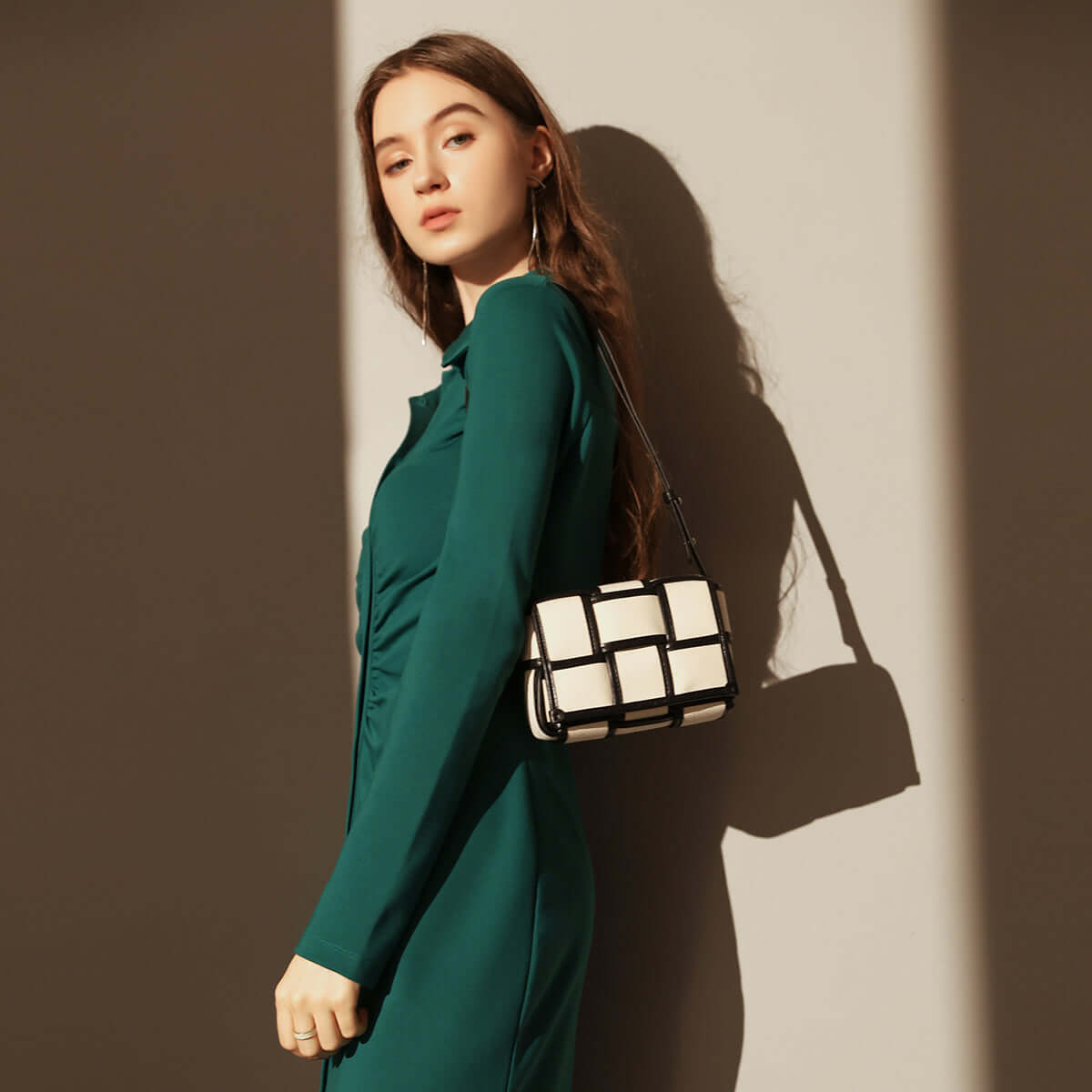 Woven Black and White Top Handle Bag-4