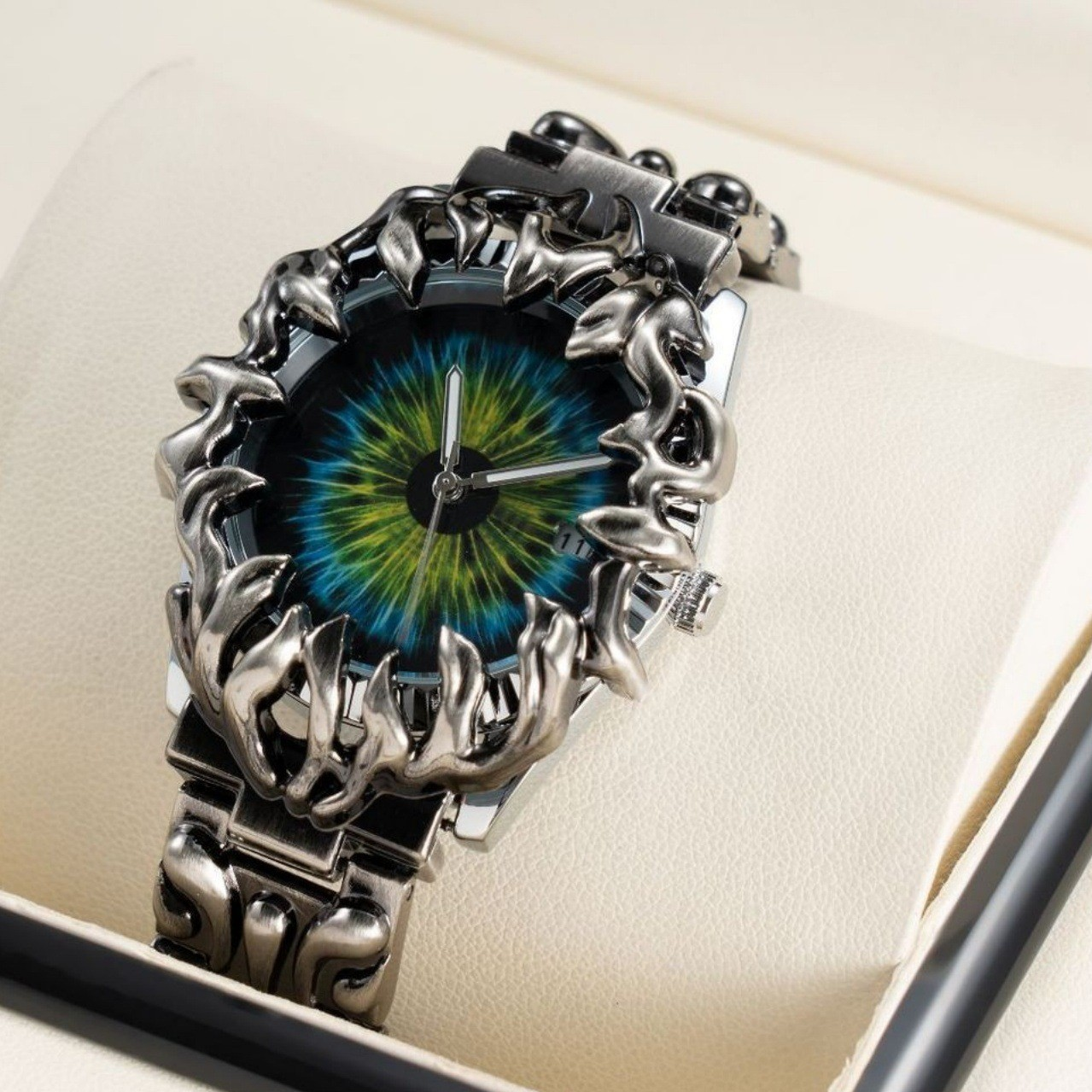 Claw-Shaped Fashion Watch