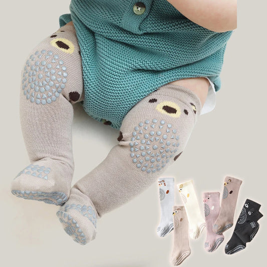 Skridsikre gulvsokker til babyknæ