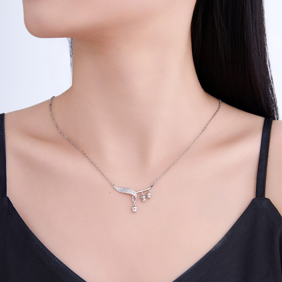 Lily Tassel Necklace