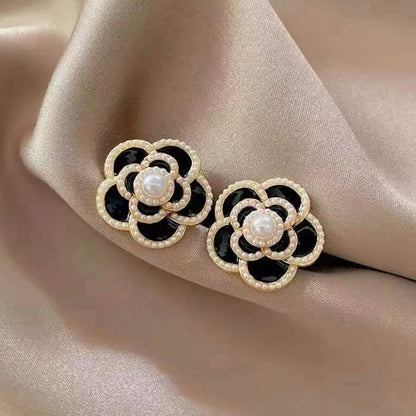 Baroque Ladies Classic Drop Earrings