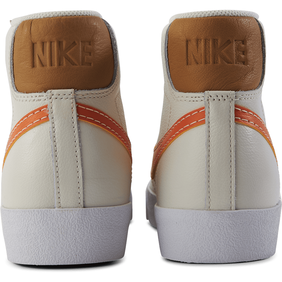Blazer Mid '77 Emb
