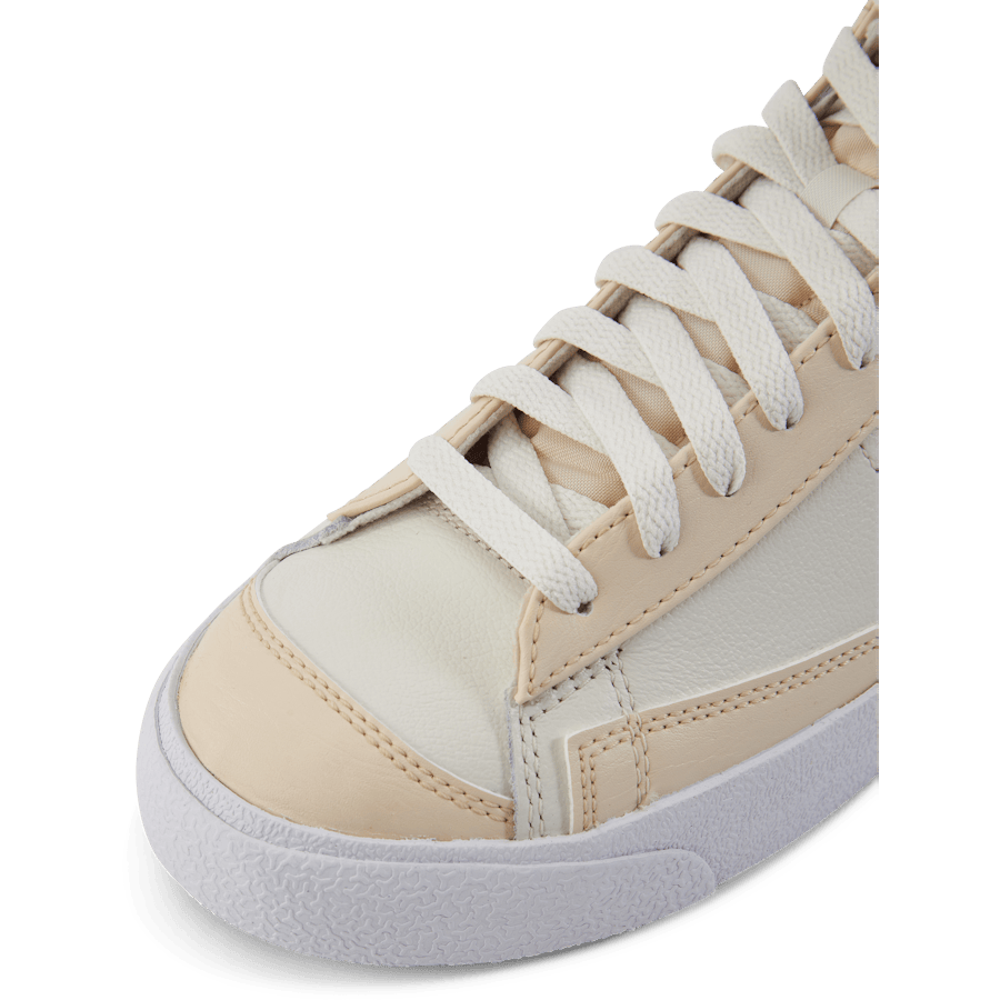 Blazer Mid '77 Emb