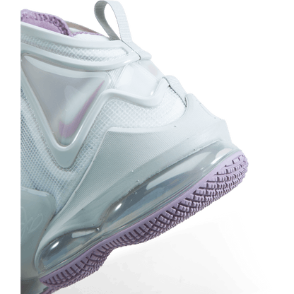 Nike LeBron XIX
