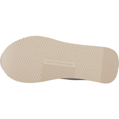 Elevated Essent Runner Monogra Ancient White