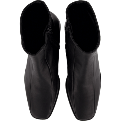 Pega Black