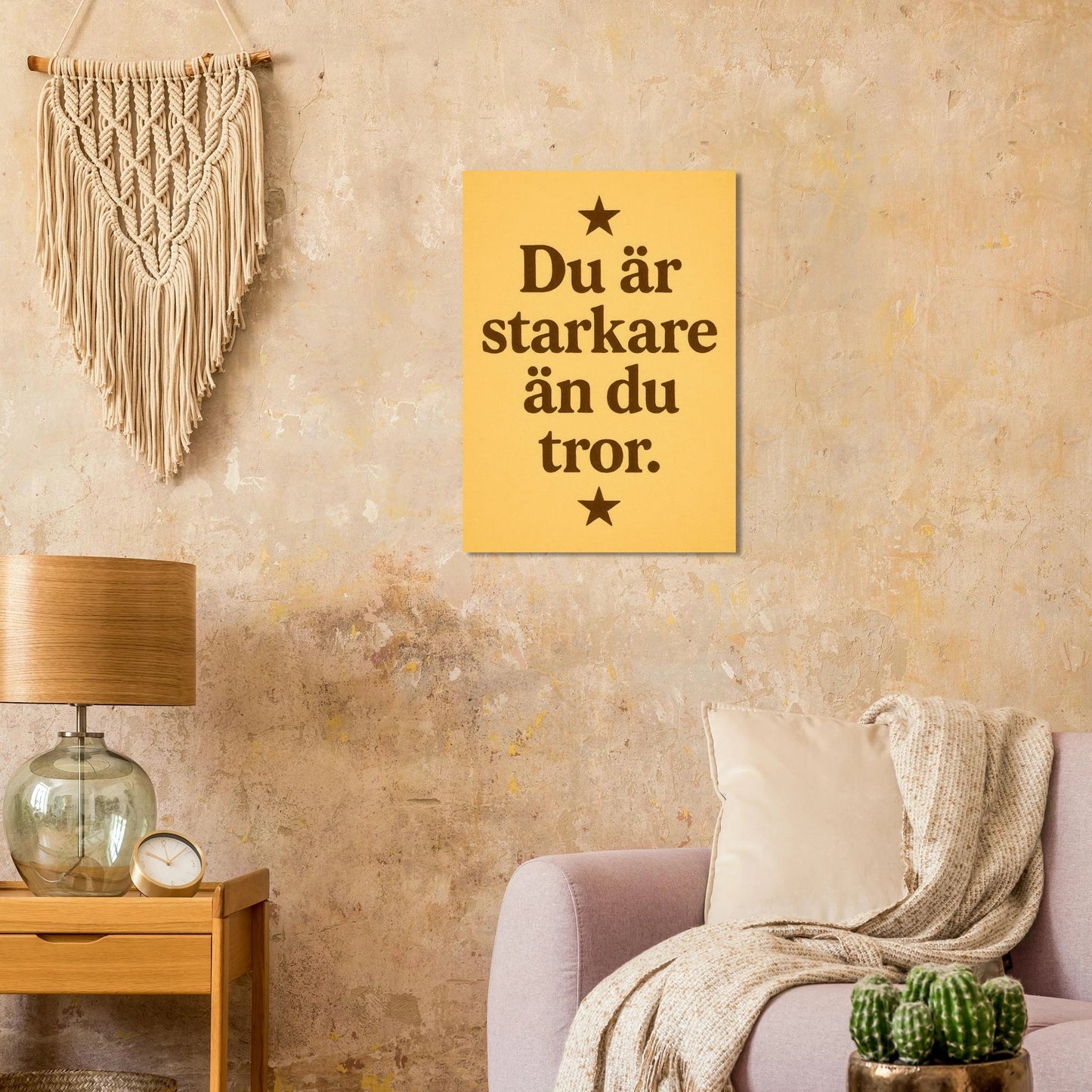 Du är starkare än du tror – Inspirerande Typografi Affisch i Mjuk Guldton