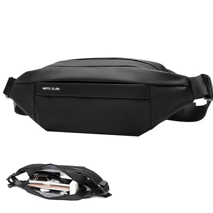 Crossbody väska i vattentåligt material, flera fack