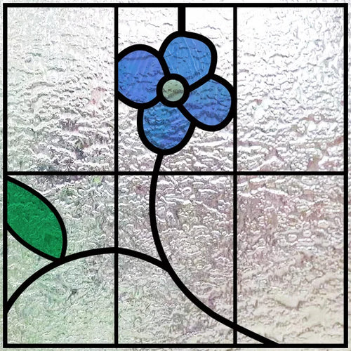 Fönsterfilm med blå blomma i geometriskt mönster