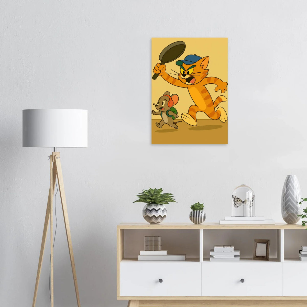 Katt Poster – Katt Jagar Mus med Stekpanna | Premium Halvblankt Papper
