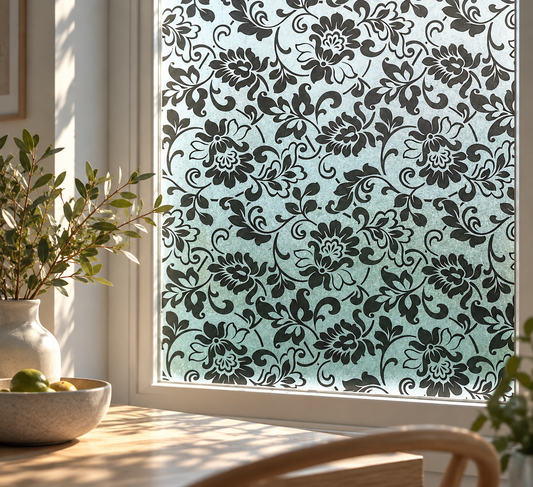 Fönsterfilm med dekorativt blommönster