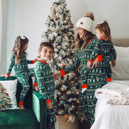 Matchande julpyjamas för hela familjen - Grönt
