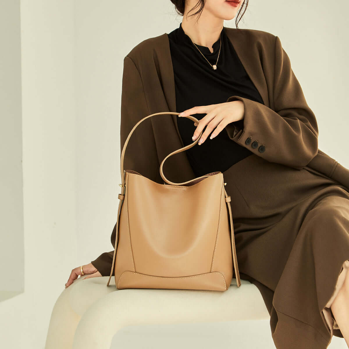 Minimalistic All-Purpose Leather Tote Bag-3