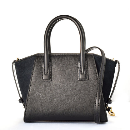 Michael Kors Handväska Avril Modell Diskret Svart