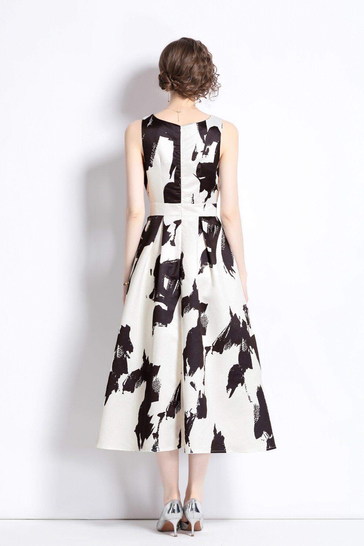 Vibrant Abstract Fitted Waist A Line Dress-3